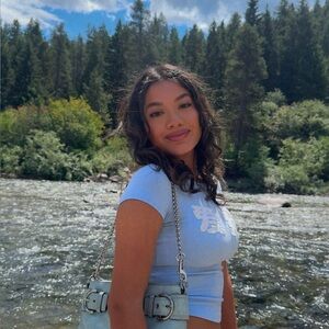 Meet your Posher, Sydney